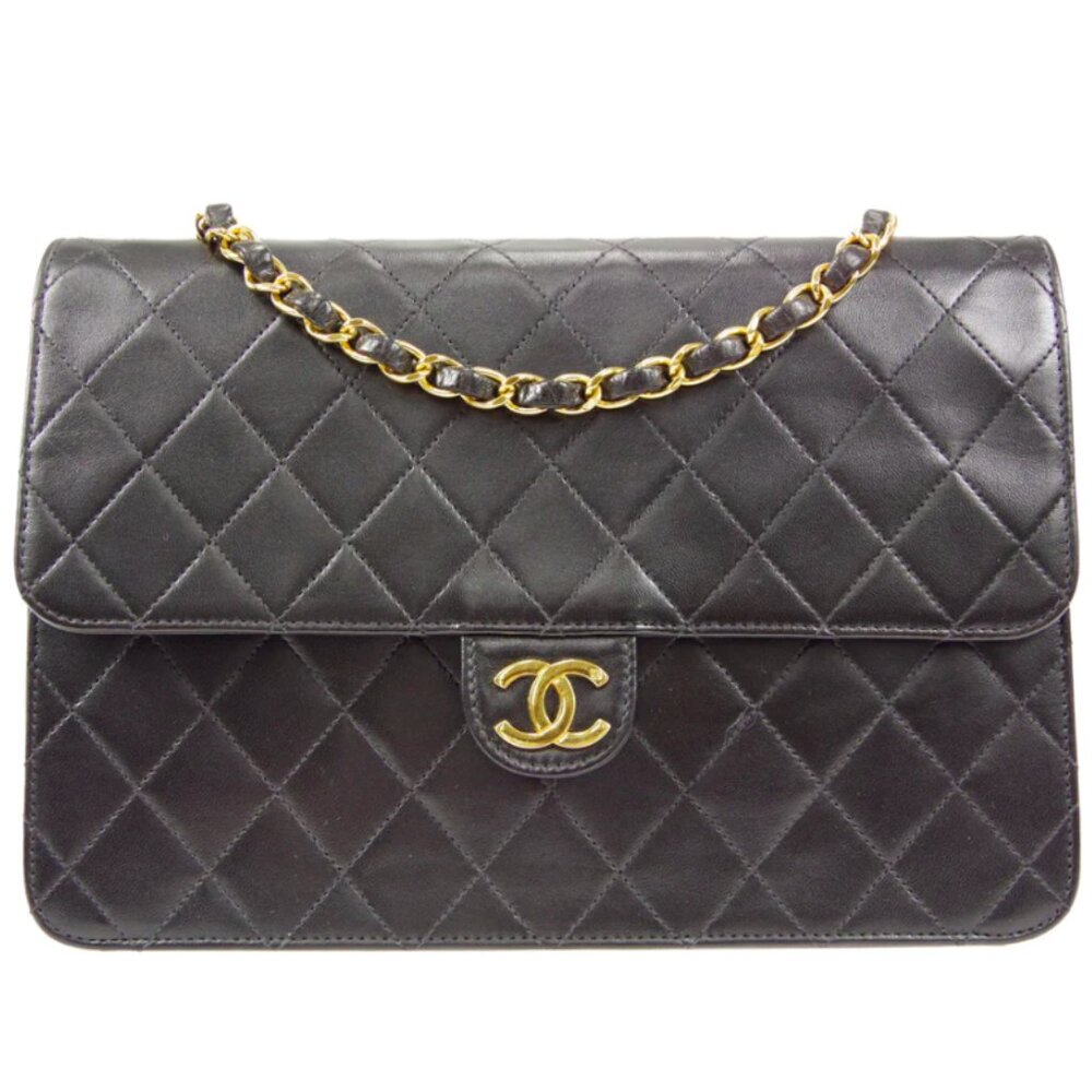 Vintage Chanel single flap bag medium (authentic)